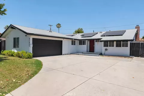 21025 Blythe St, Canoga Park, CA 91304
