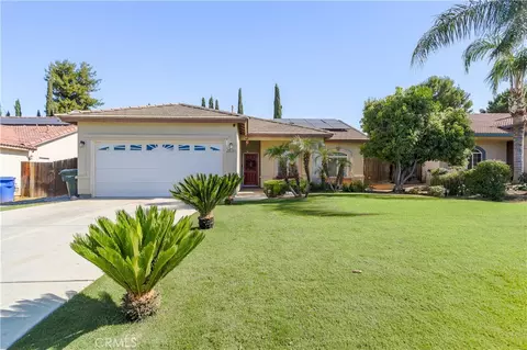 9020 Lorelei Rock Dr, Bakersfield, CA 93306