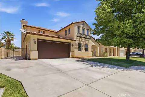 2207 Beechwood, Lancaster, CA 93535