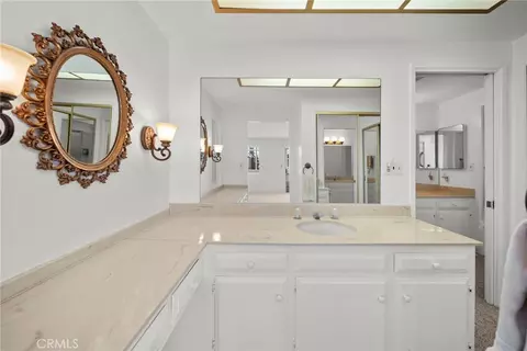 Bath - 1277 Devon, Ventura, CA 93001 photo 4 of 4