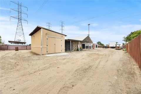 Exterior - 10906 Dee Dee Ave, Bakersfield, CA 93312 photo 13 of 15