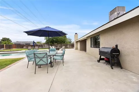 Exterior - 10906 Dee Dee Ave, Bakersfield, CA 93312 photo 8 of 15