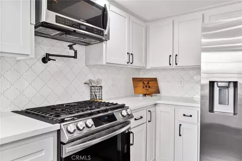 Kitchen - 10906 Dee Dee Ave, Bakersfield, CA 93312 photo 4 of 6