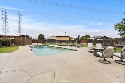Exterior - 10906 Dee Dee Ave, Bakersfield, CA 93312 photo 6 of 15
