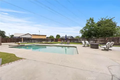 Exterior - 10906 Dee Dee Ave, Bakersfield, CA 93312 photo 5 of 15