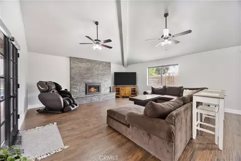 Living - 10906 Dee Dee Ave, Bakersfield, CA 93312 photo 4 of 5