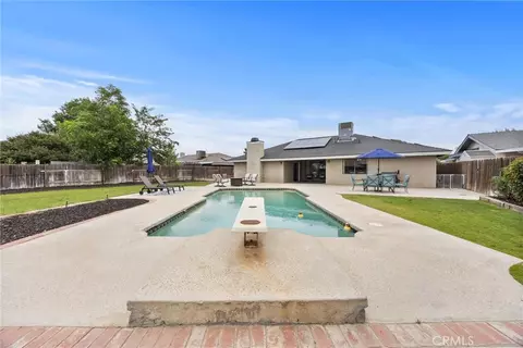 Exterior - 10906 Dee Dee Ave, Bakersfield, CA 93312 photo 9 of 15