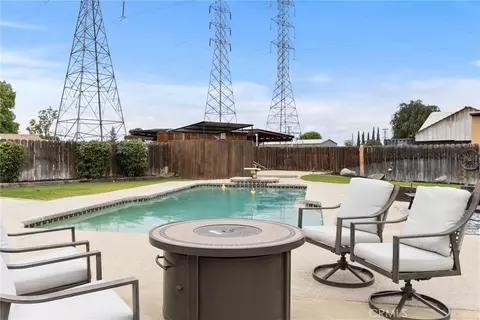 Exterior - 10906 Dee Dee Ave, Bakersfield, CA 93312 photo 7 of 15