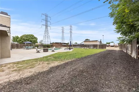 Exterior - 10906 Dee Dee Ave, Bakersfield, CA 93312 photo 12 of 15