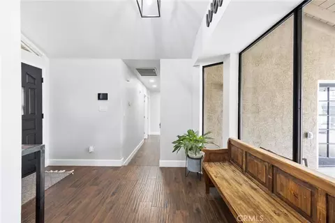 Entry Way - 10906 Dee Dee Ave, Bakersfield, CA 93312 photo 3 of 4