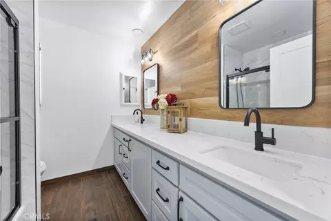 Bath - 10906 Dee Dee Ave, Bakersfield, CA 93312 photo 5 of 5