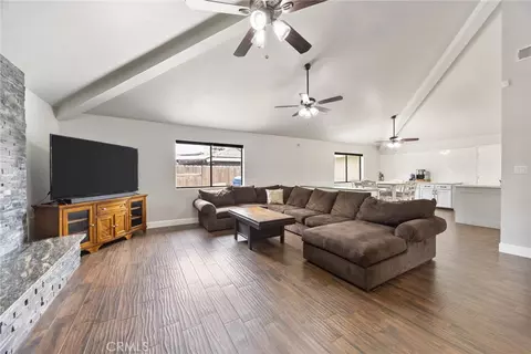 Living - 10906 Dee Dee Ave, Bakersfield, CA 93312 photo 2 of 5