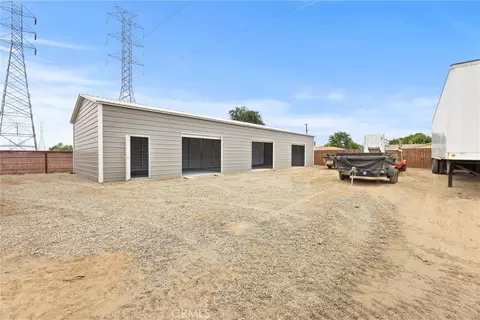 Exterior - 10906 Dee Dee Ave, Bakersfield, CA 93312 photo 2 of 15