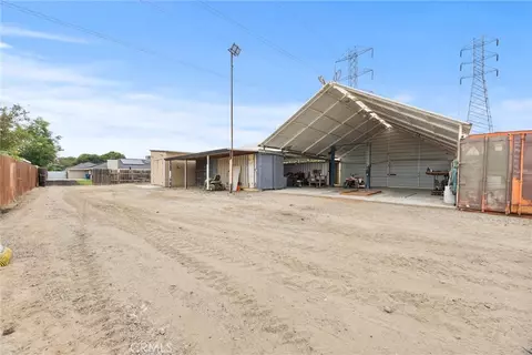 Exterior - 10906 Dee Dee Ave, Bakersfield, CA 93312 photo 14 of 15