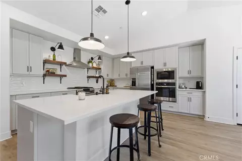 Kitchen - 212 Artina, Tehachapi, CA 93561 photo 2 of 2