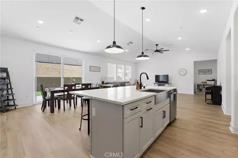 Entry Way - 212 Artina, Tehachapi, CA 93561 photo 2 of 3