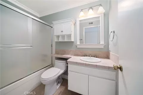 Bath - 12611 Hillside, Moorpark, CA 93021 photo 6 of 7