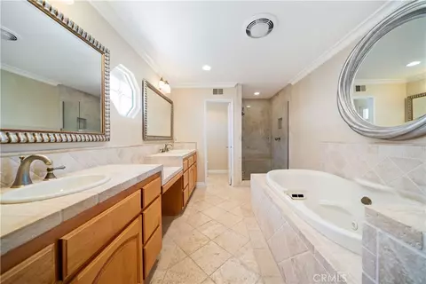 Bath - 12611 Hillside, Moorpark, CA 93021 photo 2 of 7