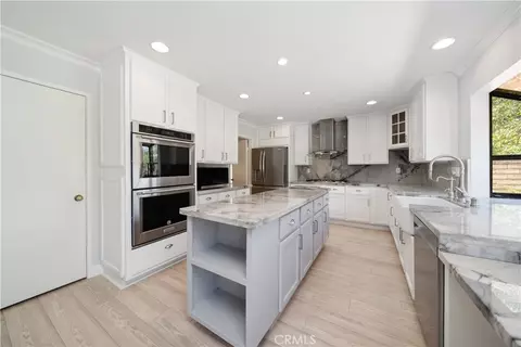 Kitchen - 12611 Hillside, Moorpark, CA 93021 photo 4 of 5