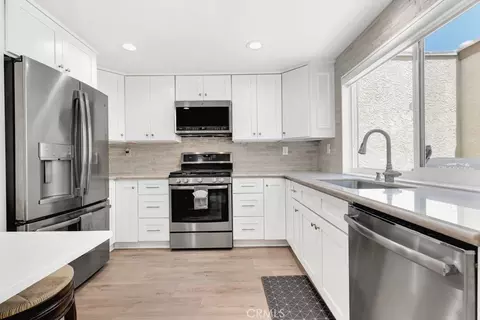 Kitchen - 792 Wind Willow Way, Simi Valley, CA 93065 photo 1 of 3