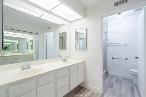 Bath - 9138 Tujunga Cyn, Tujunga, CA 91042 photo 1 of 2