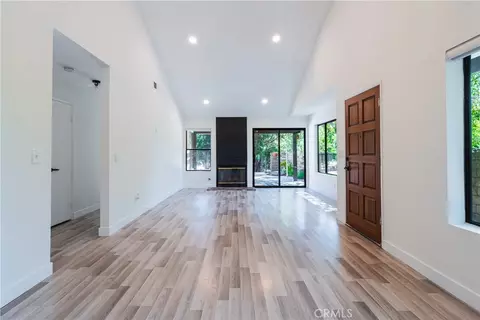 Living - 9138 Tujunga Cyn, Tujunga, CA 91042 photo 2 of 4
