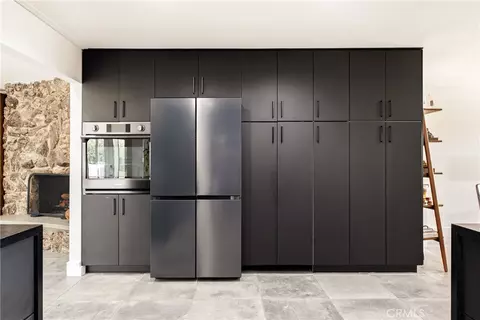 Kitchen - 1464 Bedford, Camarillo, CA 93010 photo 6 of 7
