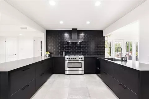 Kitchen - 1464 Bedford, Camarillo, CA 93010 photo 2 of 7