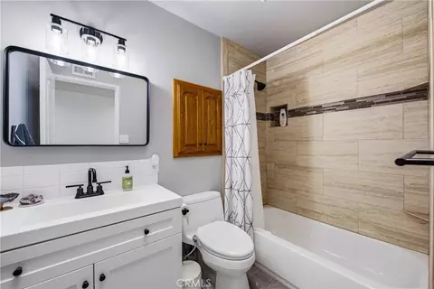 Bath - 1464 Bedford, Camarillo, CA 93010 photo 1 of 4