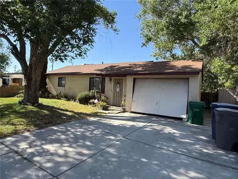 1109 W Lumber St, Lancaster, CA 93534