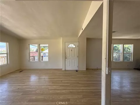 Living - 5024 Shawnee, Weldon, CA 93283 photo 5 of 7