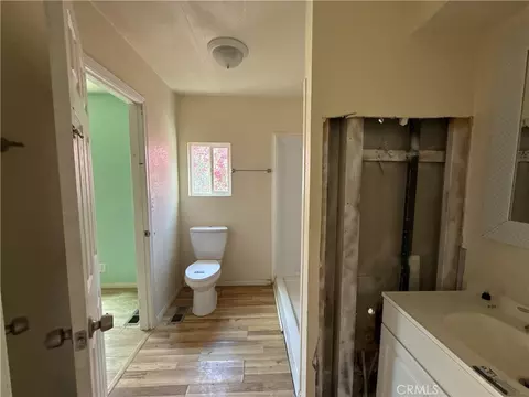 Bath - 5024 Shawnee, Weldon, CA 93283 photo 2 of 4