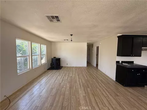 Living - 5024 Shawnee, Weldon, CA 93283 photo 2 of 7