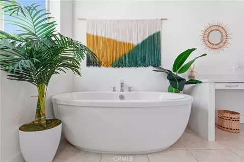 Bath - 84675 Lago Breeza Dr, Indio, CA 92203 photo 8 of 11