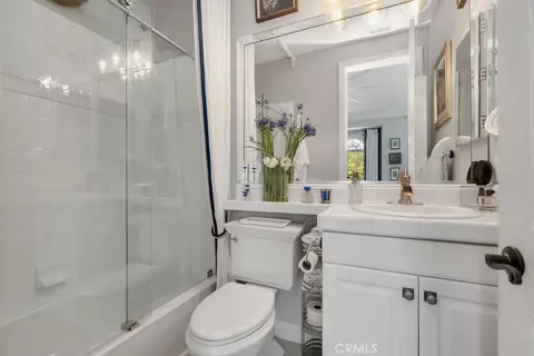 Bath - 7040 Hogan St, Moorpark, CA 93021 photo 8 of 8