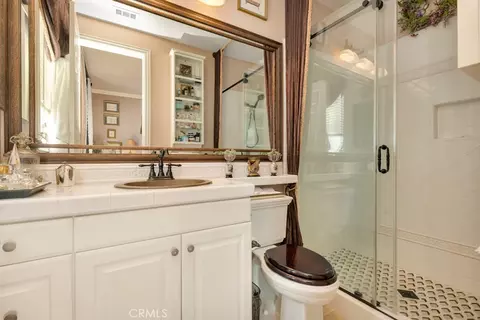 Bath - 7040 Hogan St, Moorpark, CA 93021 photo 2 of 8