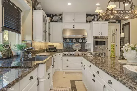 Kitchen - 7040 Hogan St, Moorpark, CA 93021 photo 3 of 5