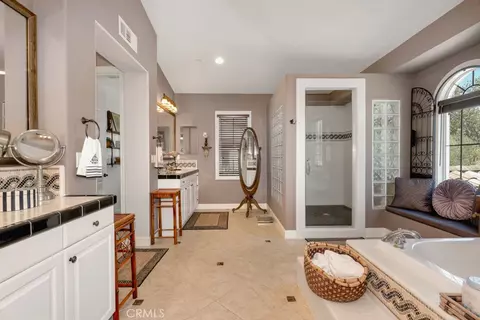 Bath - 7040 Hogan St, Moorpark, CA 93021 photo 5 of 8