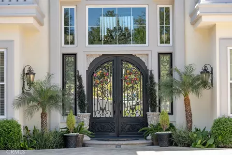 Entry Way - 7040 Hogan St, Moorpark, CA 93021 photo 1 of 7