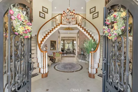 Entry Way - 7040 Hogan St, Moorpark, CA 93021 photo 2 of 7