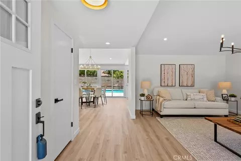 Entry Way - 28116 Oaklar, Saugus, CA 91350 photo 1 of 2
