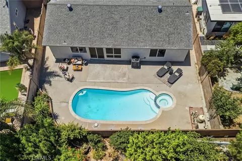 View/Area - 28116 Oaklar, Saugus, CA 91350 photo 2 of 3