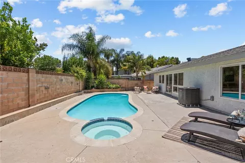 Exterior - 28116 Oaklar, Saugus, CA 91350 photo 10 of 11