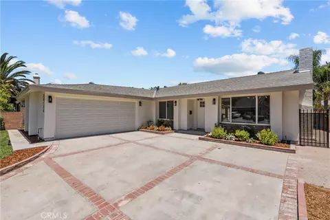 Exterior - 28116 Oaklar, Saugus, CA 91350 photo 1 of 11