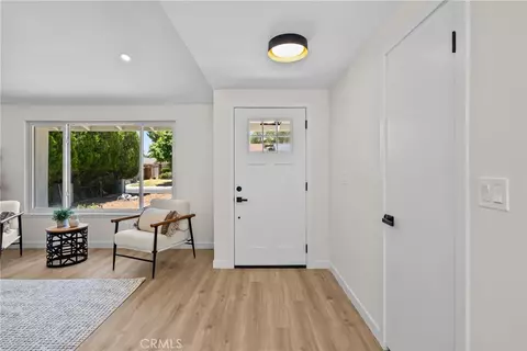 Entry Way - 28116 Oaklar, Saugus, CA 91350 photo 2 of 2