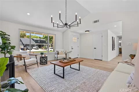 Living - 28116 Oaklar, Saugus, CA 91350 photo 2 of 3