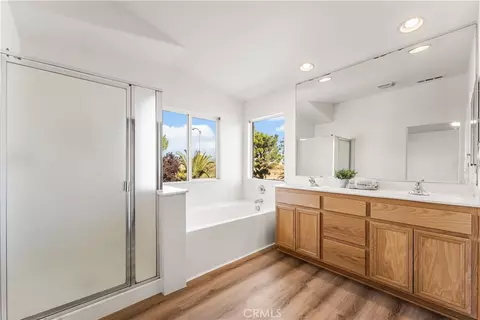 Bath - 38208 Grant Dr, Palmdale, CA 93552 photo 2 of 3
