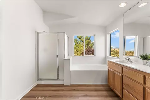 Bath - 38208 Grant Dr, Palmdale, CA 93552 photo 3 of 3