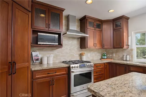 Kitchen - 1529 Omalley Ave, Upland, CA 91786 photo 3 of 4