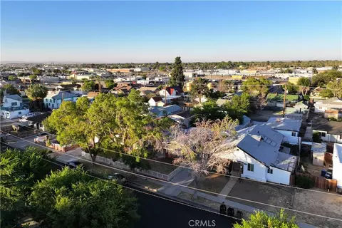 View/Area - 44636 Cedar Ave, Lancaster, CA 93534 photo 3 of 3